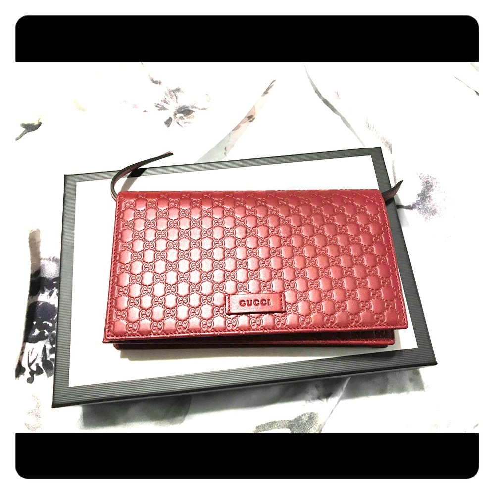 Microguccissima wallet on chain